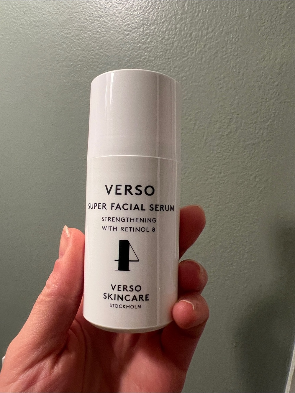 Verso Super Facial Serum – White Retinol Strengthening Serum